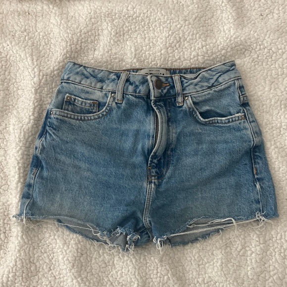 Women’s Denim Shorts - Picture 1 of 3
